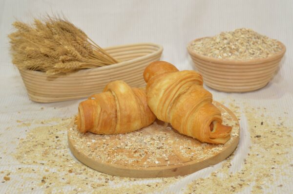 virslis croissant, papp pékség, pékáru, mezőkövesd
